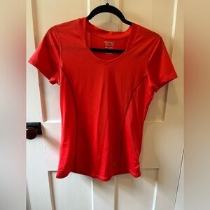 Mountain Hardwear Running / Hiking / Athletic Lightweight top Medium